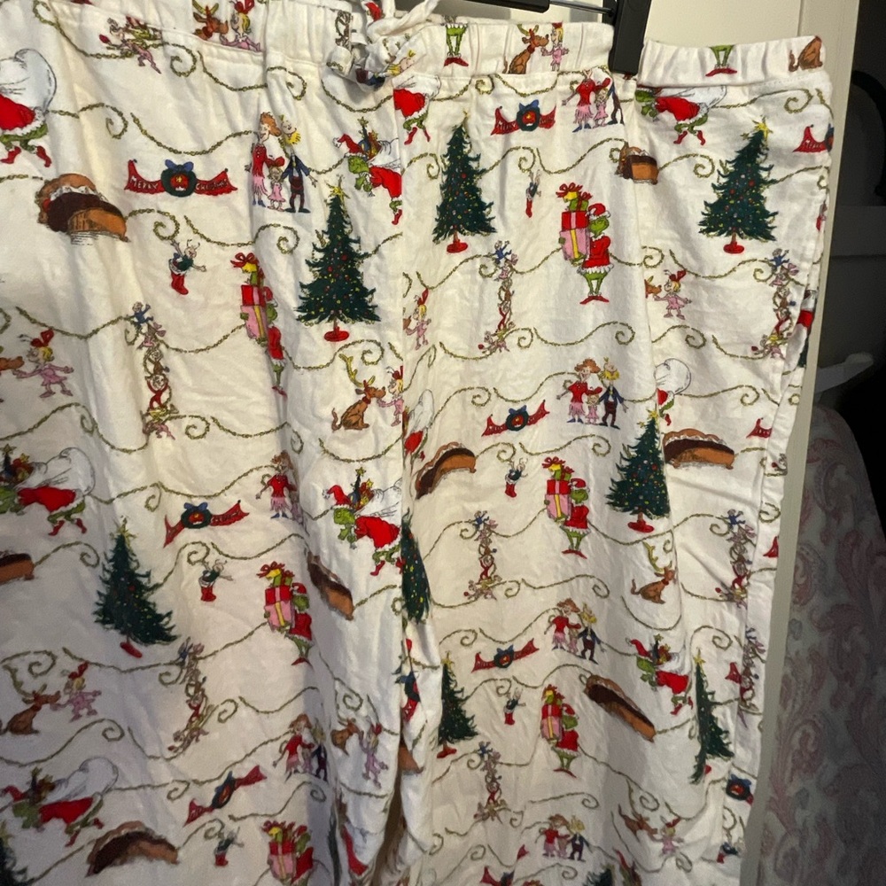 Hanna Andersson Grinch flannel pajama bottoms